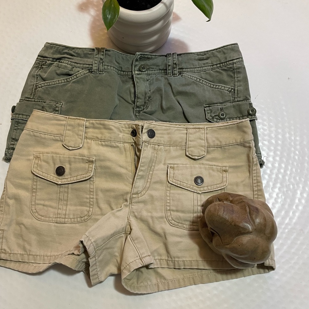 American eagle bundle of cargo shorts , size 2 ( 2 pieces)